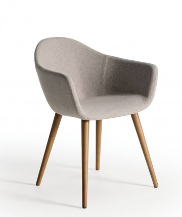 Sillón tapizado con patas de madera DS690PNM
