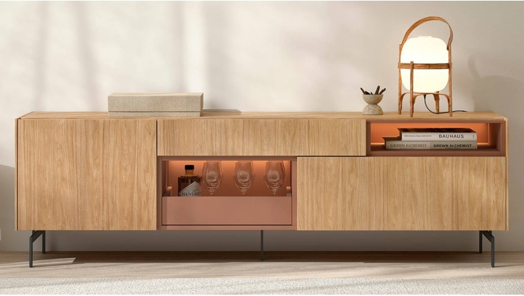Aparador moderno en acabado madera con detalles DS648B033