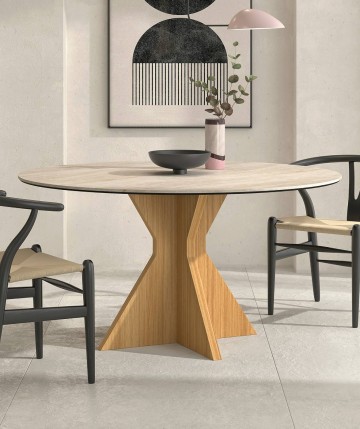 Mesa de comedor redonda con base escultórica en acabado madera DS648B071