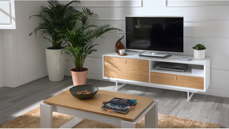 Mueble de TV con patas de madera