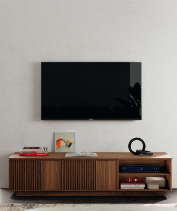 Mueble TV con acabado artesanal en nogal americano