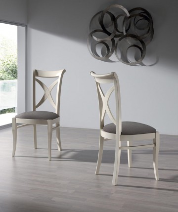 Silla clásica de madera y asiento tapizado DS832559